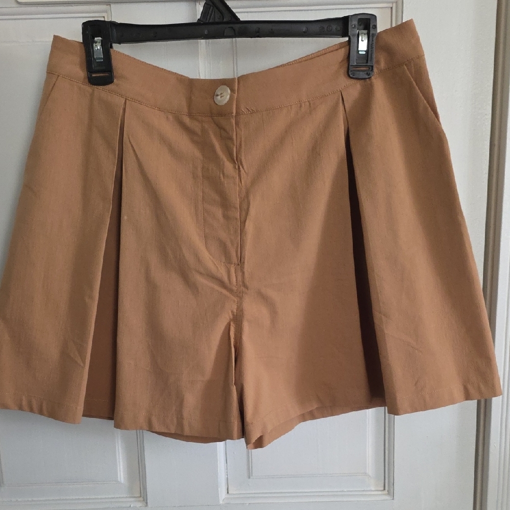 easel Tan Pleated Skort Shorts